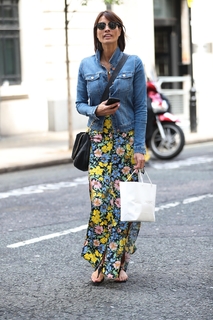 Melanie Sykes feet photo thumbnail