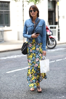 Melanie Sykes feet photo thumbnail