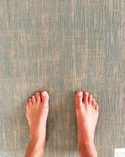 Melanie Sykes feet photo 1
