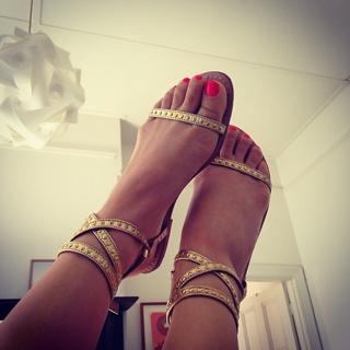 Melanie Vallejo feet photo 17
