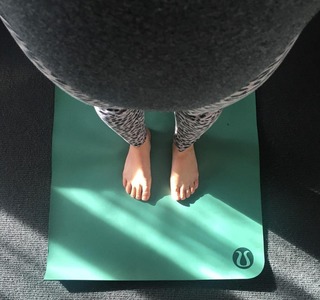 Melanie Vallejo feet photo 15