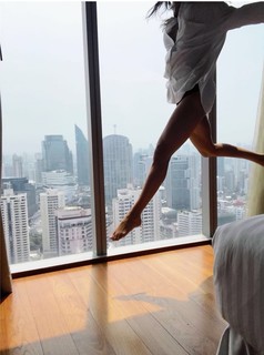 Melanie Winiger feet photo 9