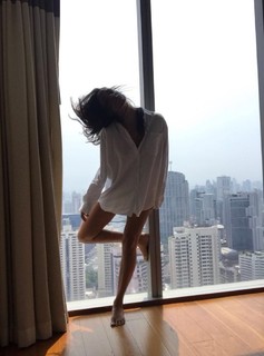 Melanie Winiger feet photo 7