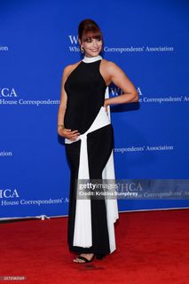 Melanie Zanona feet photo 5