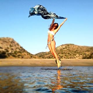 Melia Kreiling feet photo 10