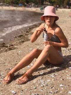 Melia Kreiling feet photo 4