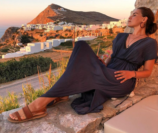 Melia Kreiling feet photo 3