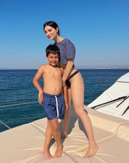Melike Yalova feet photo 1