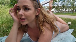 Melina Goransson feet photo thumbnail