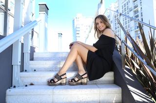 Melina Lezcano feet photo 2