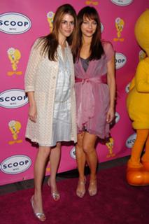 Melinda Clarke feet photo thumbnail