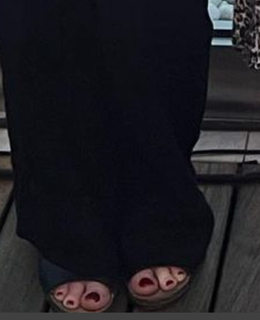 Melinda McGraw feet photo 1