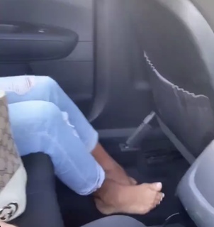 Melinda Shankar feet photo 7