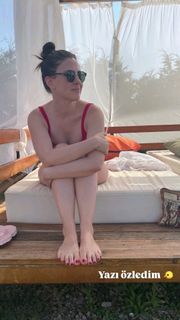 Melis Babadag feet photo 6
