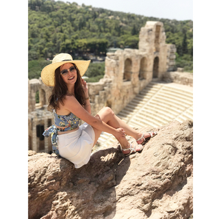 Melis Sezen feet photo thumbnail