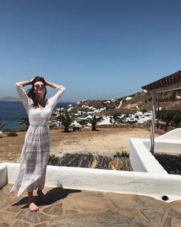 Melis Sezen feet photo thumbnail