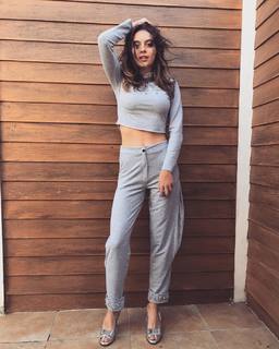 Melis Sezen feet photo thumbnail