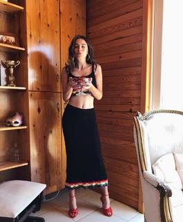 Melis Sezen feet photo thumbnail