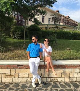 Melis Sezen feet photo thumbnail