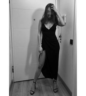 Melis Sezen feet photo thumbnail
