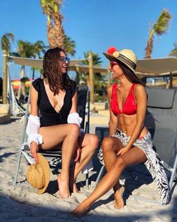 Melis Sezen feet photo thumbnail