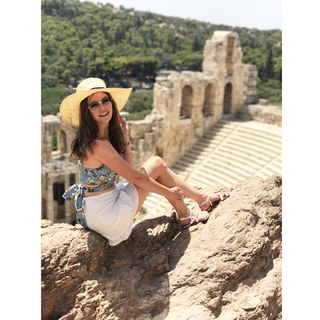 Melis Sezen feet photo thumbnail