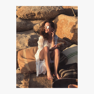 Melis Sezen feet photo thumbnail