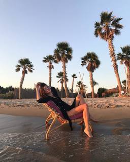 Melis Sezen feet photo thumbnail