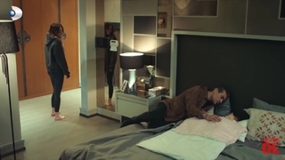 Melis Sezen feet photo thumbnail