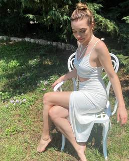 Melis Sezen feet photo thumbnail