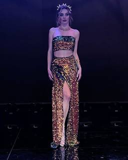 Melis Sezen feet photo thumbnail