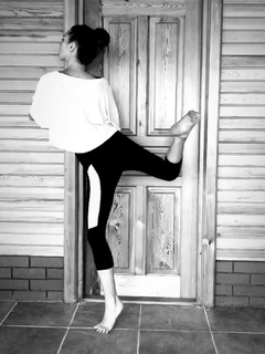 Melis Sezen feet photo thumbnail