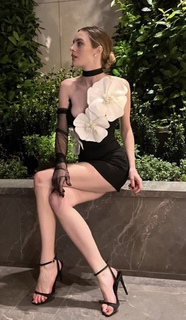 Melis Sezen feet photo thumbnail