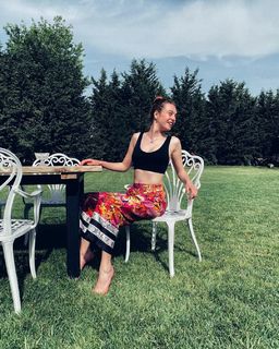 Melis Sezen feet photo thumbnail