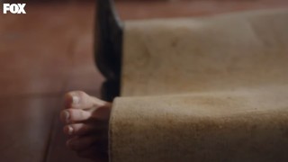 Melis Sezen feet photo thumbnail