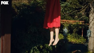 Melis Sezen feet photo thumbnail