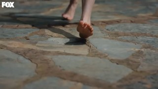 Melis Sezen feet photo thumbnail