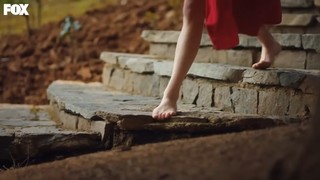 Melis Sezen feet photo thumbnail