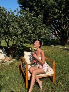 Melis Sezen feet photo thumbnail