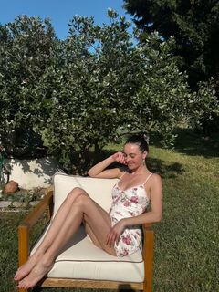 Melis Sezen feet photo thumbnail