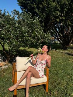 Melis Sezen feet photo thumbnail