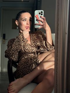 Melis Sezen feet photo thumbnail