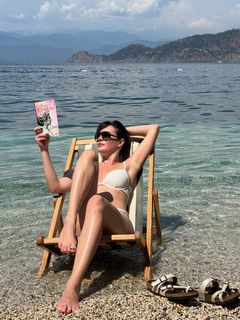 Melis Sezen feet photo 3