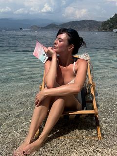 Melis Sezen feet photo 2