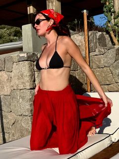 Melis Sezen feet photo 4