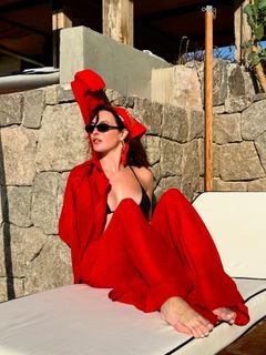 Melis Sezen feet photo 1