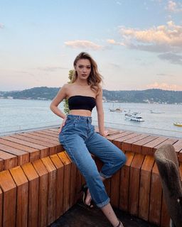 Melisa Döngel feet photo thumbnail