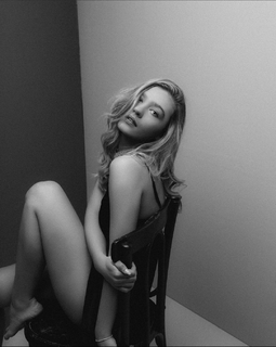 Melisa Döngel feet photo thumbnail