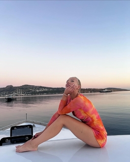 Melisa Döngel feet photo thumbnail