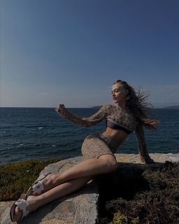 Melisa Döngel feet photo thumbnail